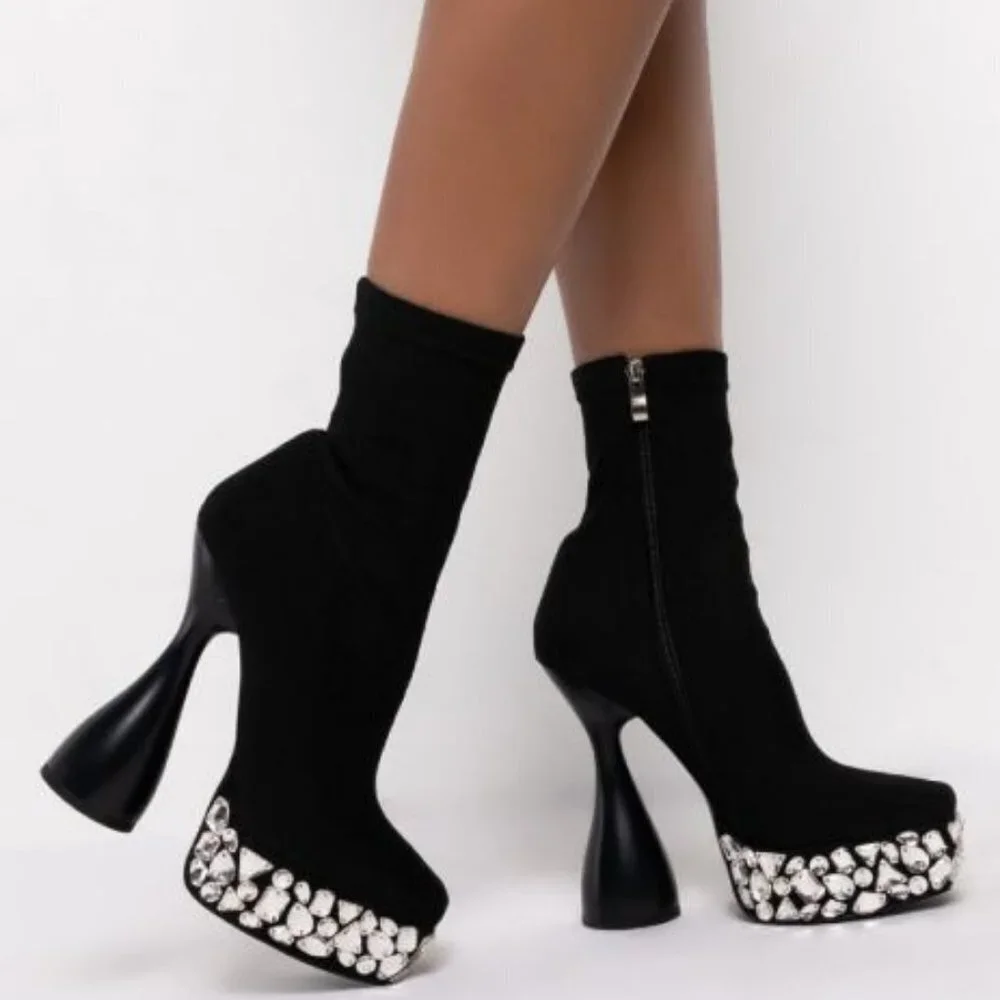 AZALEA WANG DIAMONDS WALK  RUNWAY CHUNKY BOOTIE IN BLACK ( BRAND NEW )